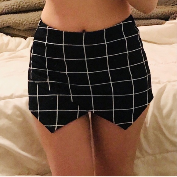 SHEIN Black Plaid Grid Wrap High Waist Skirt/Short - Picture 6 of 11